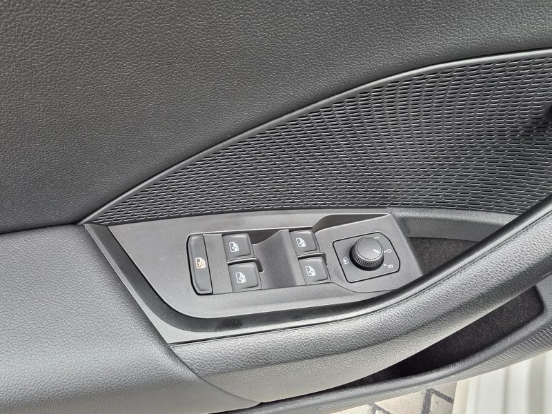 Škoda Octavia 2.0TDI AMBITION 1.MAJITEL ČR – fotografie 17