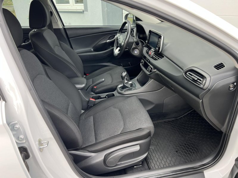 Hyundai i30 T-GDi 88kW SMART KAMERA ČR – fotografie 9