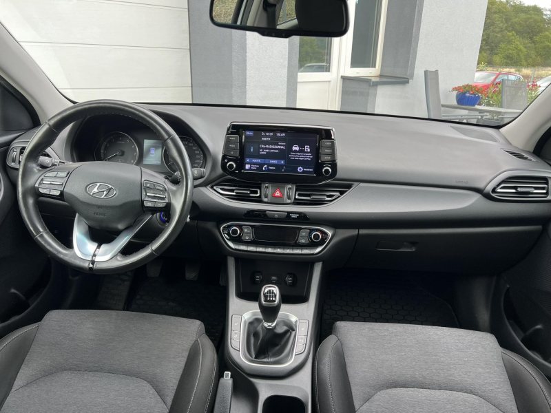 Hyundai i30 T-GDi 88kW SMART KAMERA ČR – fotografie 12