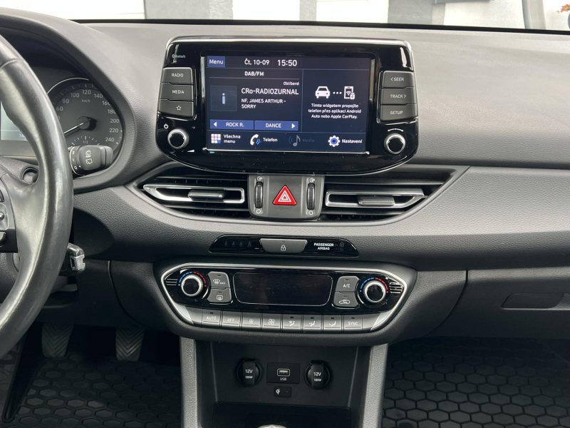 Hyundai i30 T-GDi 88kW SMART KAMERA ČR – fotografie 14