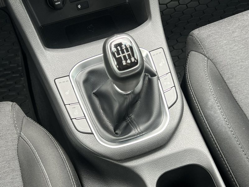 Hyundai i30 T-GDi 88kW SMART KAMERA ČR – fotografie 15