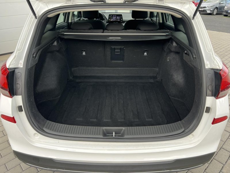 Hyundai i30 T-GDi 88kW SMART KAMERA ČR – fotografie 20