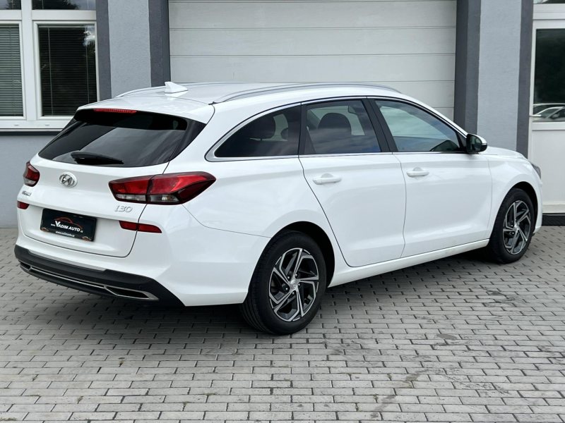 Hyundai i30 T-GDi 88kW SMART KAMERA ČR – fotografie 5
