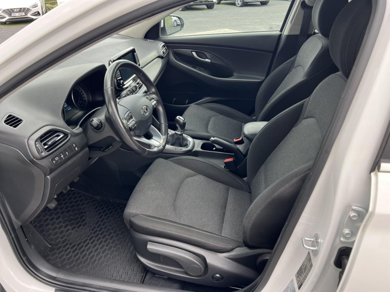 Hyundai i30 T-GDi 88kW SMART KAMERA ČR – fotografie 8