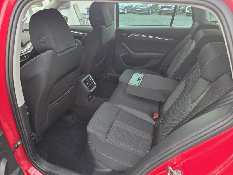 Škoda Octavia 2.0TDI DSG STYLE TAŽNÉ FULLLED – fotografie 10