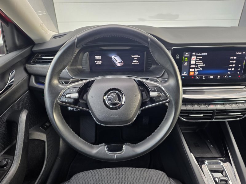 Škoda Octavia 2.0TDI DSG STYLE TAŽNÉ FULLLED – fotografie 14