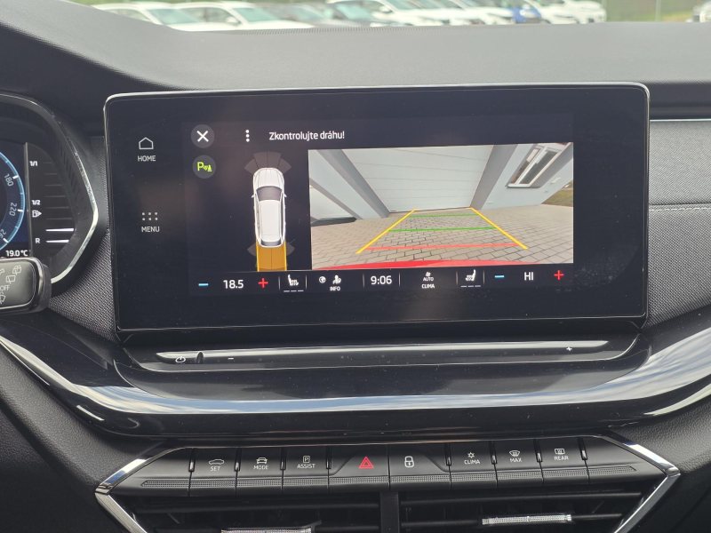 Škoda Octavia 2.0TDI DSG STYLE TAŽNÉ FULLLED – fotografie 15