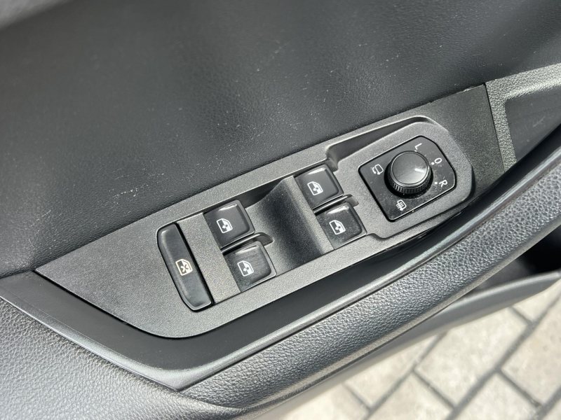 Škoda Karoq 1.6TDI 85kW STYLE 1.MAJITEL ČR – fotografie 15