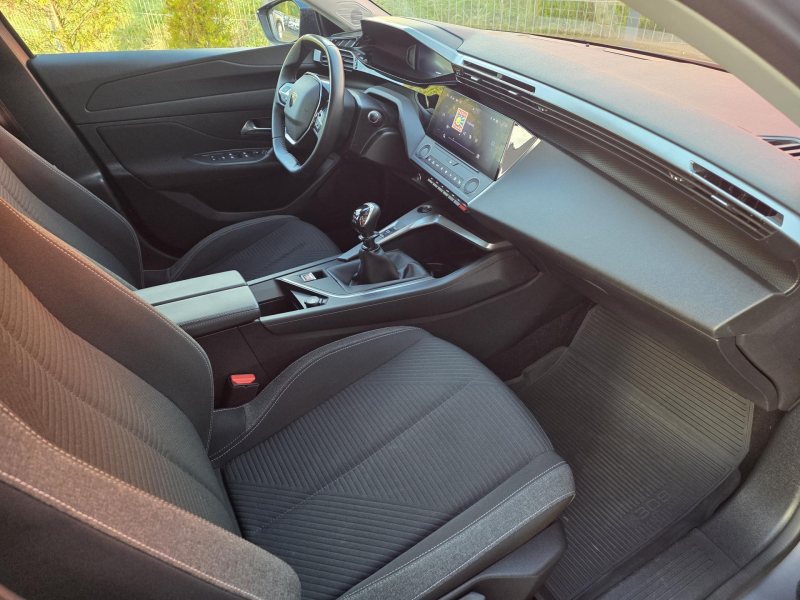 Peugeot 308 1.2PT 96kW  1.MAJITEL ČR – fotografie 9