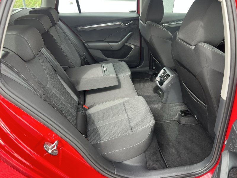 Škoda Octavia 2.0TDI DSG STYLE NOVÉ ČR – fotografie 11