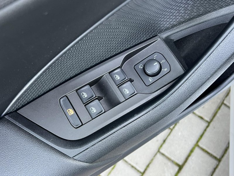 Škoda Octavia 1.5TSI 110kW DSG STYLE – fotografie 16