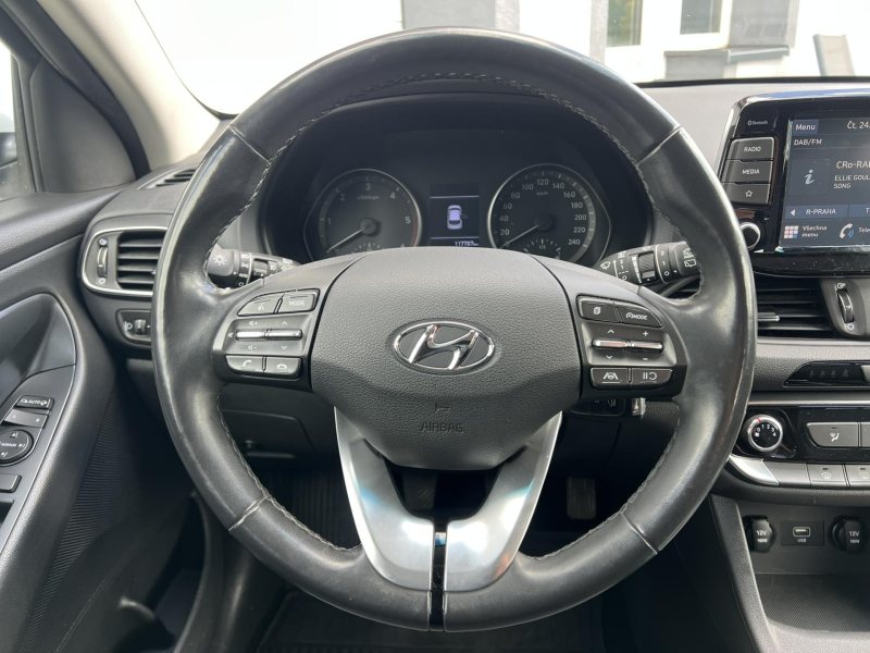 Hyundai i30 1.6 CRDI 85KW KAMERA ČR NOVÉ – fotografie 13