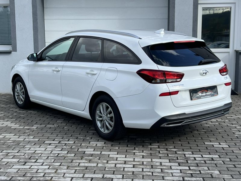 Hyundai i30 1.6 CRDI 85KW KAMERA ČR NOVÉ – fotografie 4