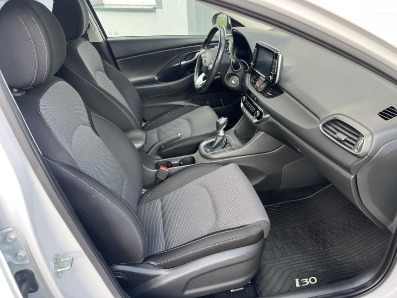 Hyundai i30 1.6 CRDI 85KW KAMERA ČR NOVÉ – fotografie 9