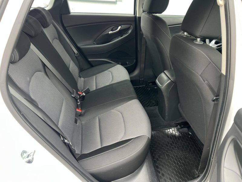 Hyundai i30 1.5i KAMERA 1.MAJITEL ČR – fotografie 11