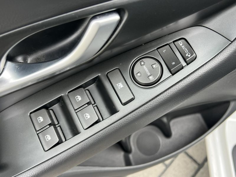 Hyundai i30 1.5i KAMERA 1.MAJITEL ČR – fotografie 17