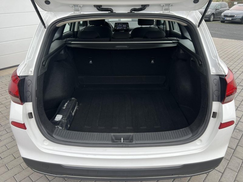 Hyundai i30 1.5i KAMERA 1.MAJITEL ČR – fotografie 18