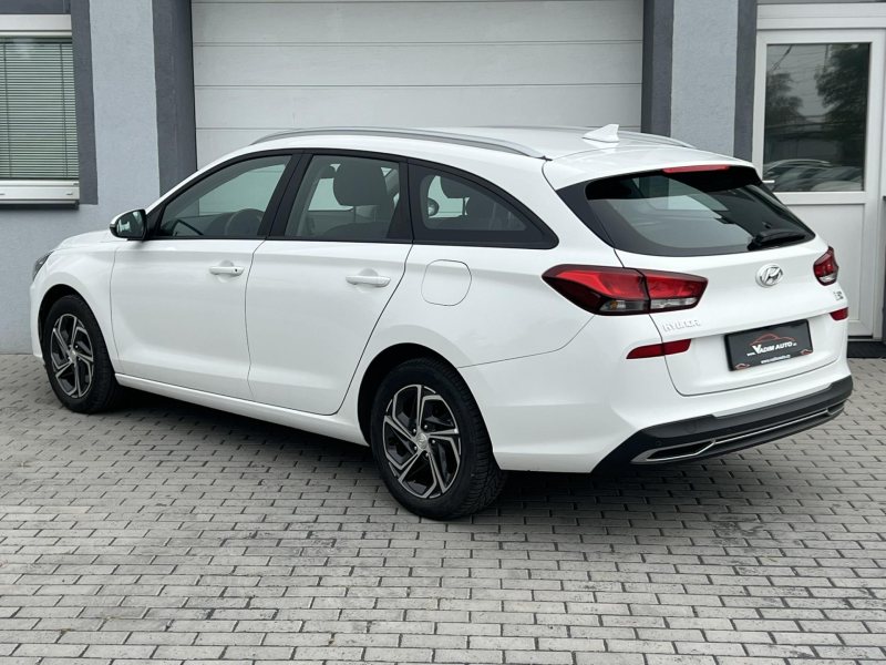 Hyundai i30 1.5i KAMERA 1.MAJITEL ČR – fotografie 4