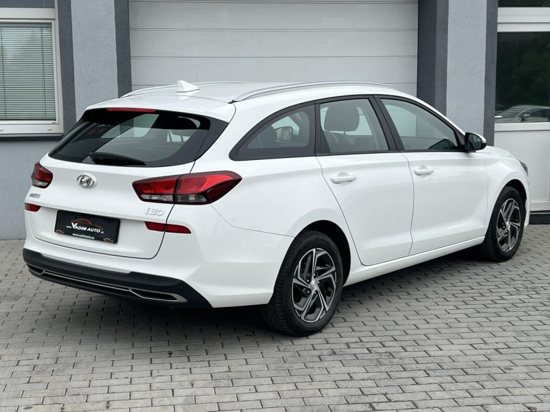 Hyundai i30 1.5i KAMERA 1.MAJITEL ČR – fotografie 5