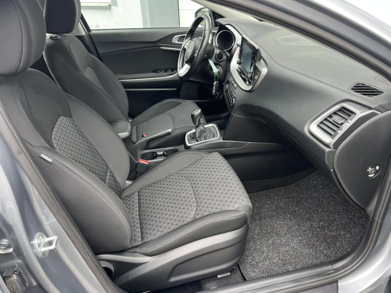 Kia Ceed 1.5T-GDI 118kW TAŽNÉ  ČR NOVÉ – fotografie 9