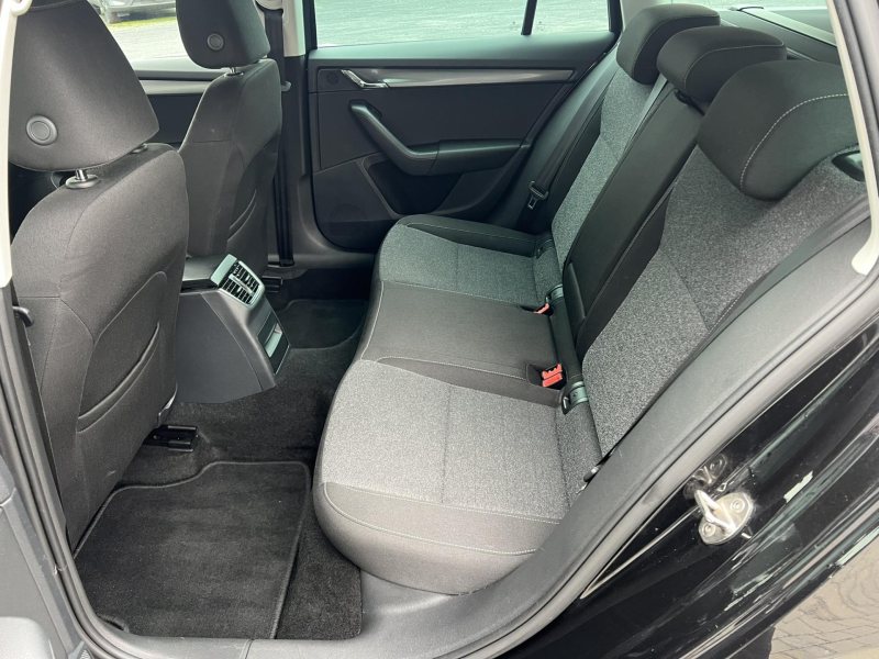 Škoda Octavia 2.0TDI 110kW STYLE DSG NAVI – fotografie 11