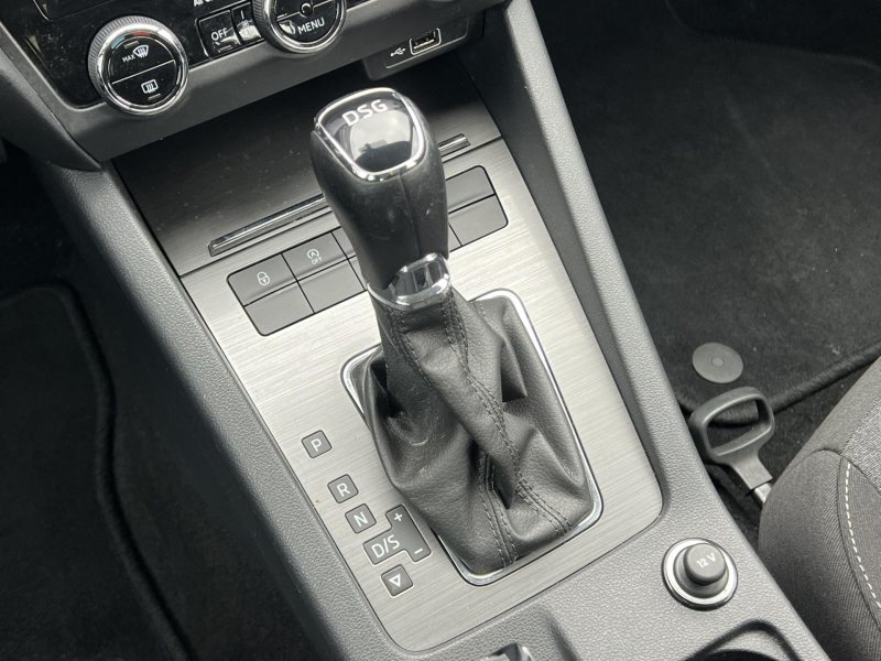 Škoda Octavia 2.0TDI 110kW STYLE DSG NAVI – fotografie 17