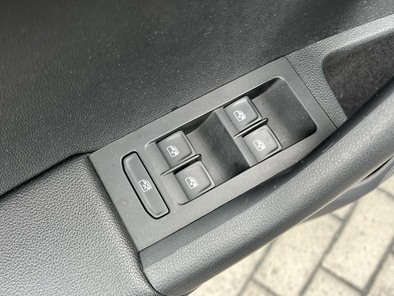 Škoda Octavia 2.0TDI 110kW STYLE DSG NAVI – fotografie 18
