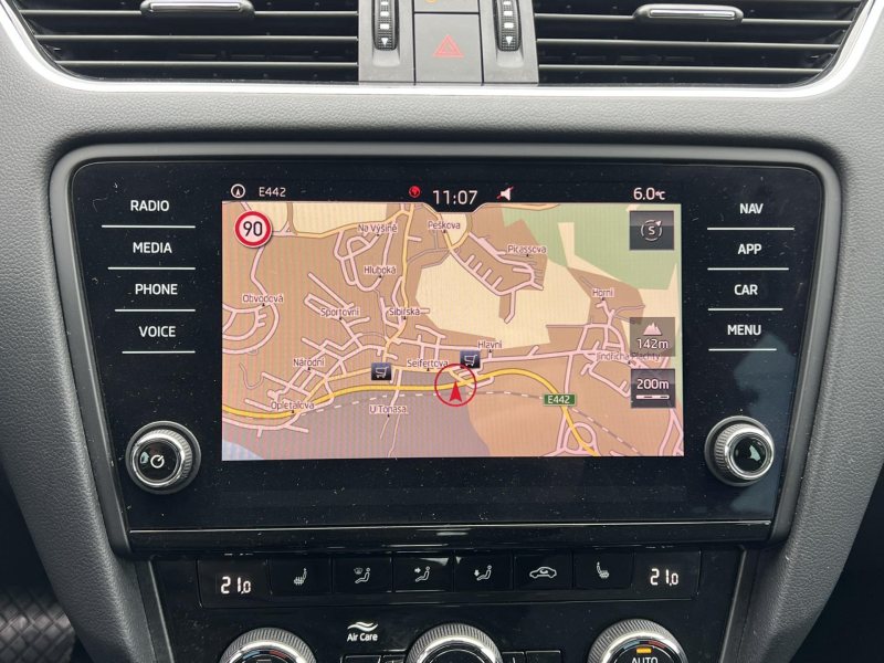 Škoda Octavia 2.0TDI 110kW STYLE DSG NAVI – fotografie 16