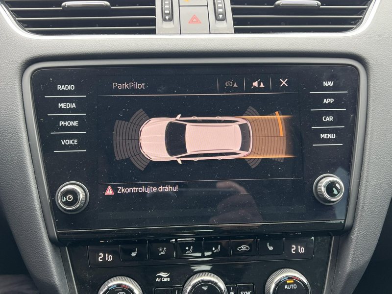 Škoda Octavia 2.0TDI 110kW STYLE DSG NAVI – fotografie 15