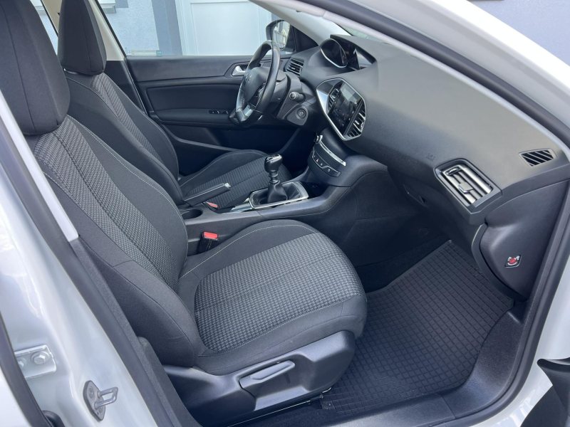 Peugeot 308 1.2PT 96kW KAMERA  ČR NOVÉ – fotografie 9