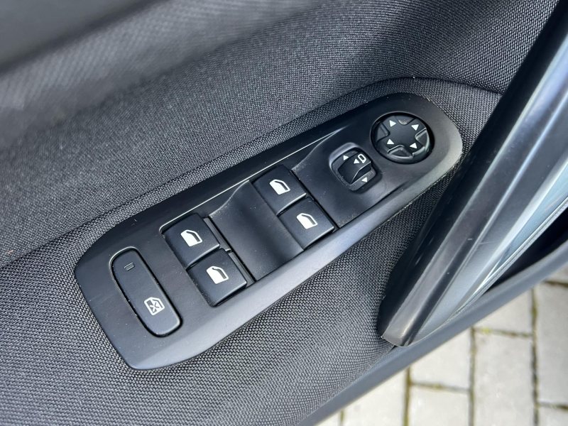 Peugeot 308 1.2PT 96kW KAMERA  ČR NOVÉ – fotografie 16